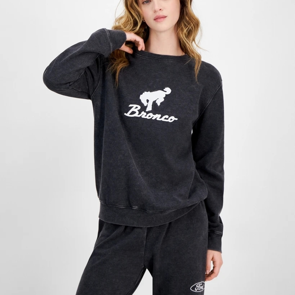 NWT Love Tribe Juniors' Ford Bronco Crewneck Sweatshirt